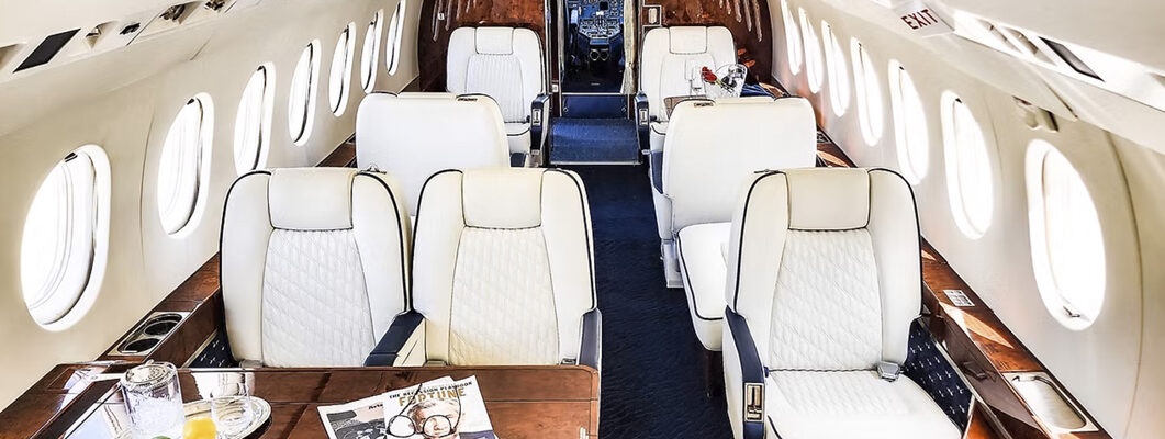 Daasault-Falcon-cabin